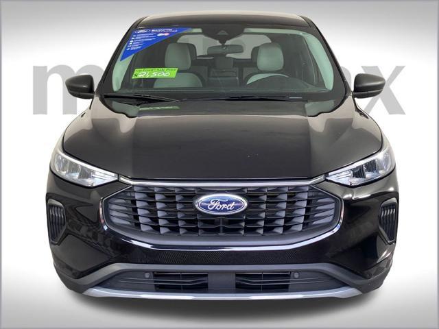 Photo of 2023 Agate Black Metallic Ford Escape