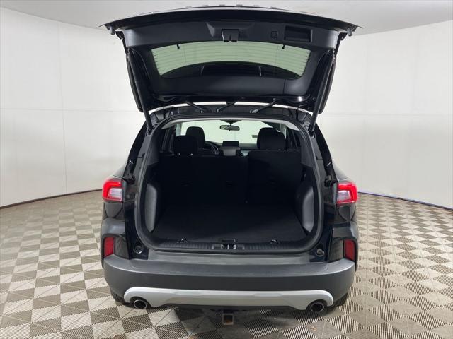 Photo of 2023 Agate Black Metallic Ford Escape