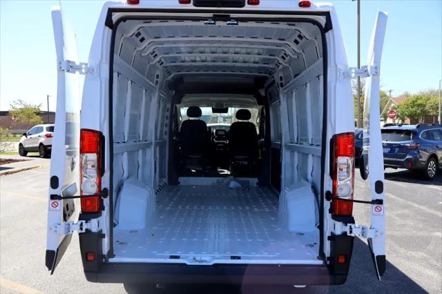 Photo of 2023 White RAM ProMaster 3500