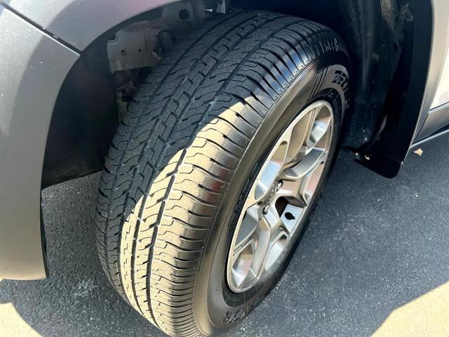 Photo of 2020 Gray Jeep Cherokee