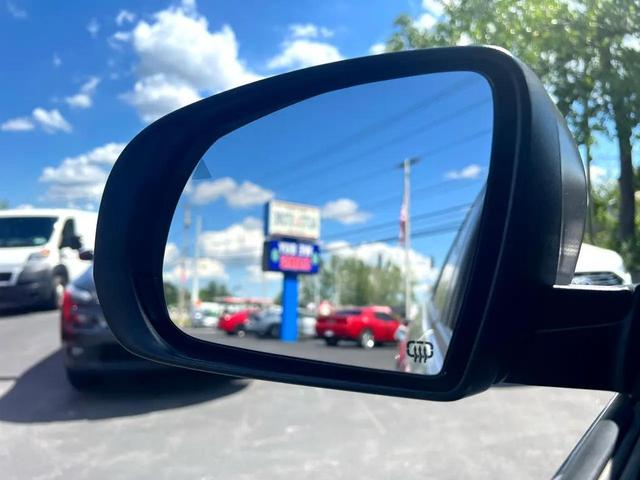 Photo of 2020 Gray Jeep Cherokee