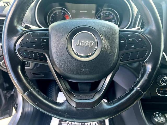 Photo of 2020 Gray Jeep Cherokee