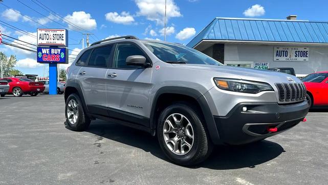 Photo of 2020 Gray Jeep Cherokee