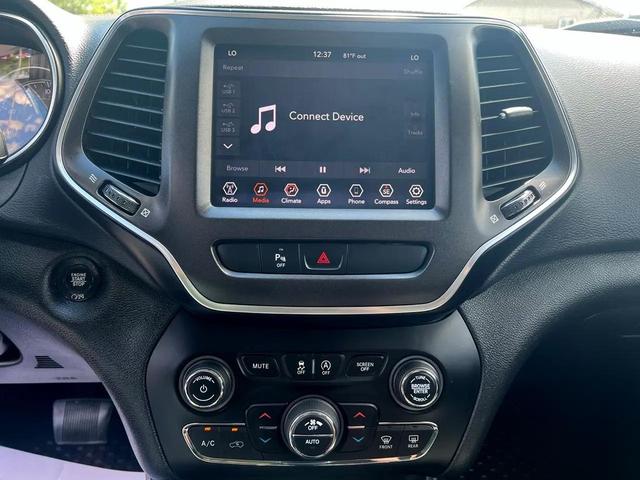 Photo of 2020 Gray Jeep Cherokee