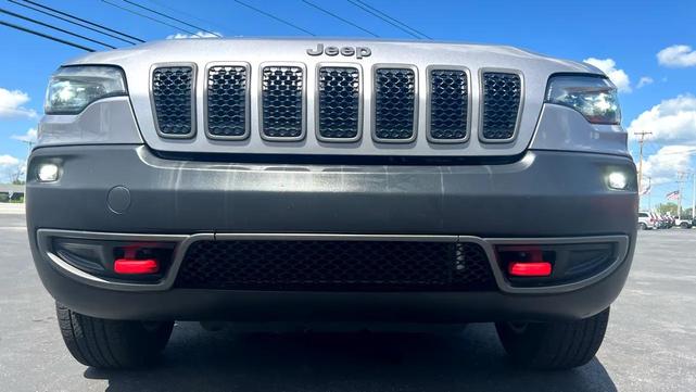 Photo of 2020 Gray Jeep Cherokee