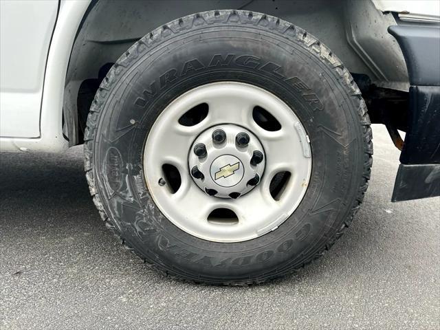 Photo of 2021 White Chevrolet Express 2500