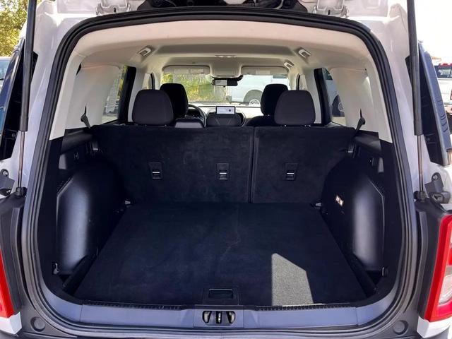 Photo of 2022 White Ford Bronco Sport