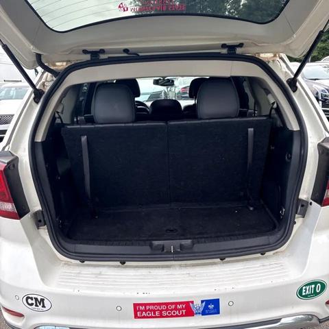 Photo of 2017 White Dodge Journey
