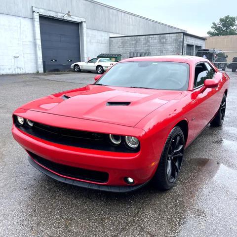 Photo of 2016 Red Dodge Challenger