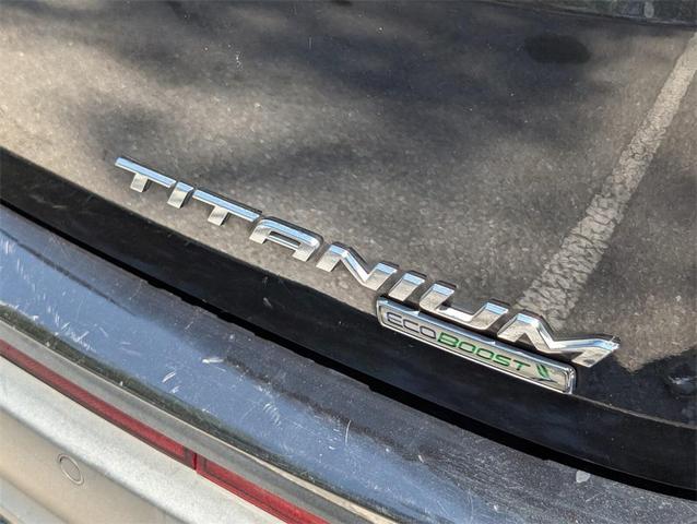 Photo of 2017 White Platinum Metallic Tri-Coat Ford Edge