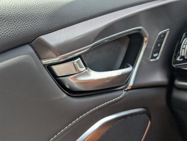 Photo of 2025 Majestic Black Pearl Acura RDX