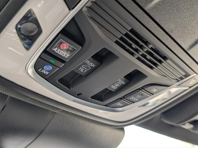 Photo of 2025 Majestic Black Pearl Acura RDX