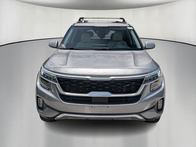 Photo of 2023 Steel Gray Kia Seltos
