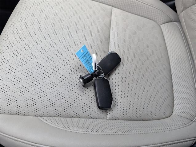 Photo of 2023 Steel Gray Kia Seltos