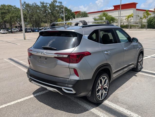 Photo of 2023 Steel Gray Kia Seltos