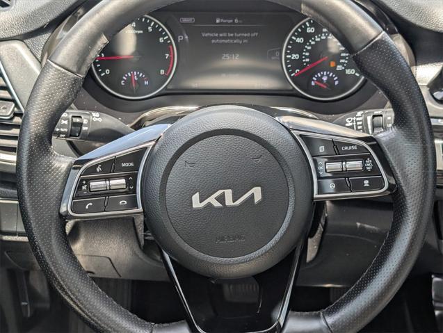 Photo of 2023 Steel Gray Kia Seltos