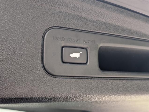 Photo of 2024 Majestic Black Pearl Acura MDX