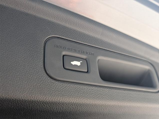 Photo of 2026 Liquid Carbon Metallic Acura MDX