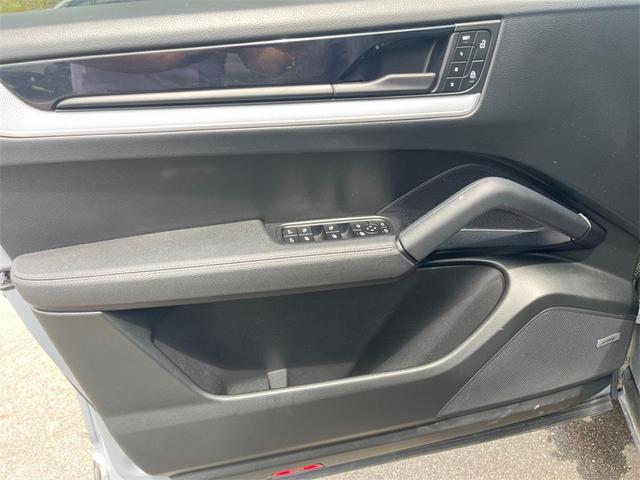 Photo of 2024 Blue Porsche Cayenne