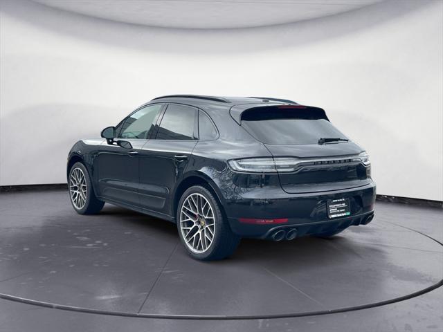 Photo of 2021 Jet Black Metallic Porsche Macan