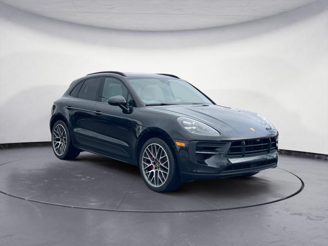 Photo of 2021 Jet Black Metallic Porsche Macan