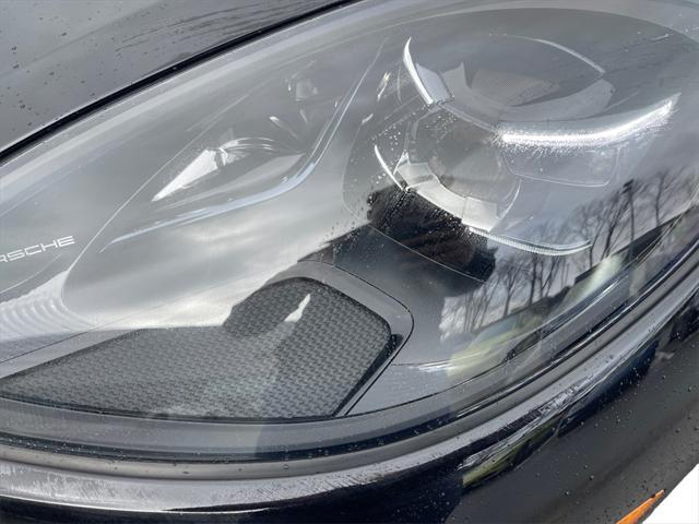 Photo of 2021 Jet Black Metallic Porsche Macan