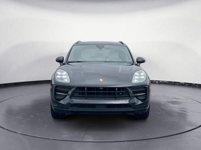 Photo of 2021 Jet Black Metallic Porsche Macan