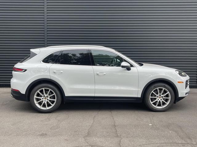 Photo of 2025 Carrara White Metallic Porsche Cayenne