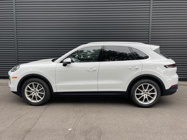 Photo of 2025 Carrara White Metallic Porsche Cayenne