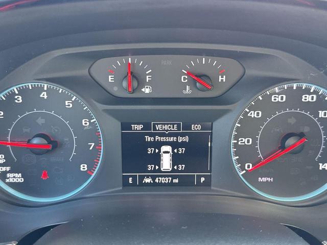 Photo of 2023 Summit White Chevrolet Traverse