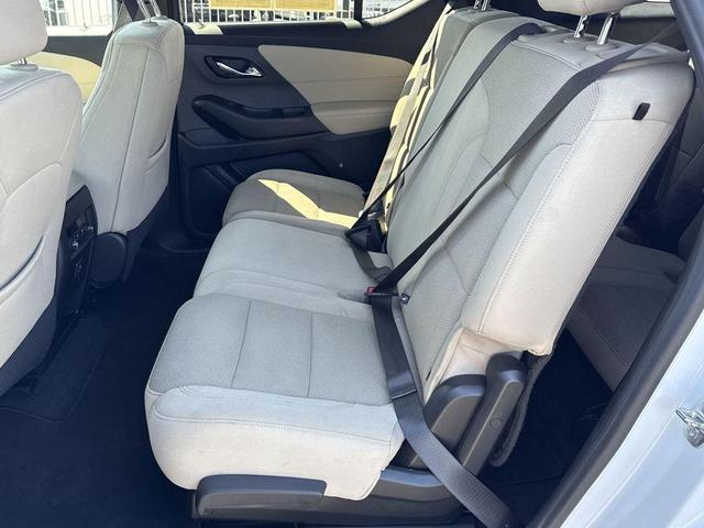 Photo of 2023 Summit White Chevrolet Traverse