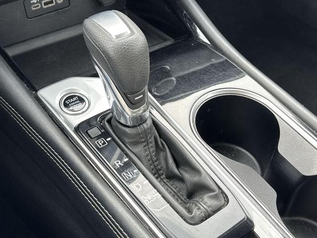 Photo of 2023 Super Black Nissan Altima