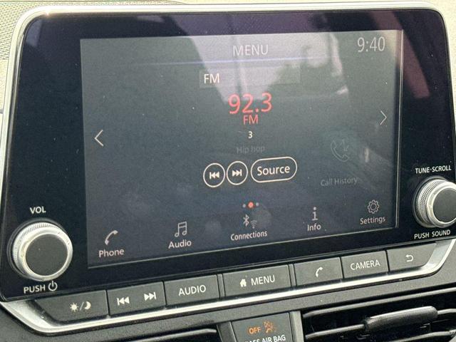 Photo of 2023 Super Black Nissan Altima
