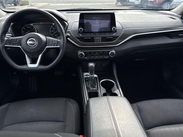 Photo of 2023 Super Black Nissan Altima