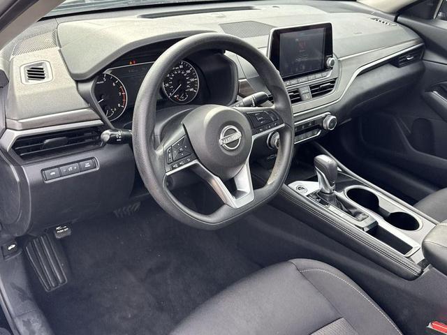 Photo of 2023 Super Black Nissan Altima