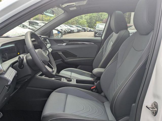 Photo of 2025 Opal White Pearl Volkswagen Tiguan