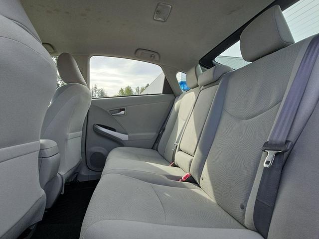 Photo of 2015 Blizzard Pearl Toyota Prius
