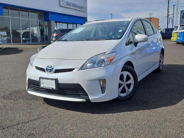 Photo of 2015 Blizzard Pearl Toyota Prius