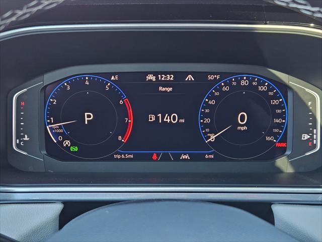 Photo of 2025 Platinum Gray Metallic Volkswagen Taos