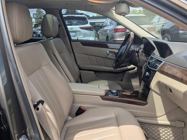Photo of 2010 Pearl Beige Metallic Mercedes-Benz E-Class