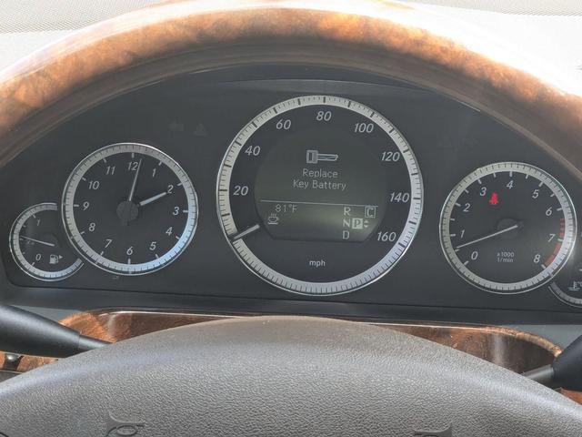 Photo of 2010 Pearl Beige Metallic Mercedes-Benz E-Class