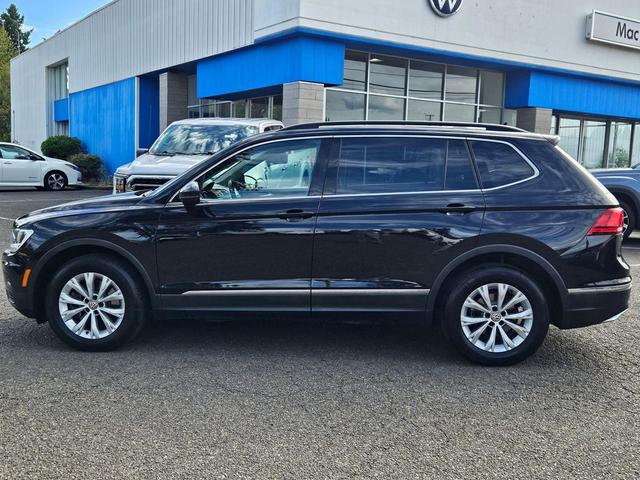 Photo of 2018 Deep Black Pearl Metallic Volkswagen Tiguan