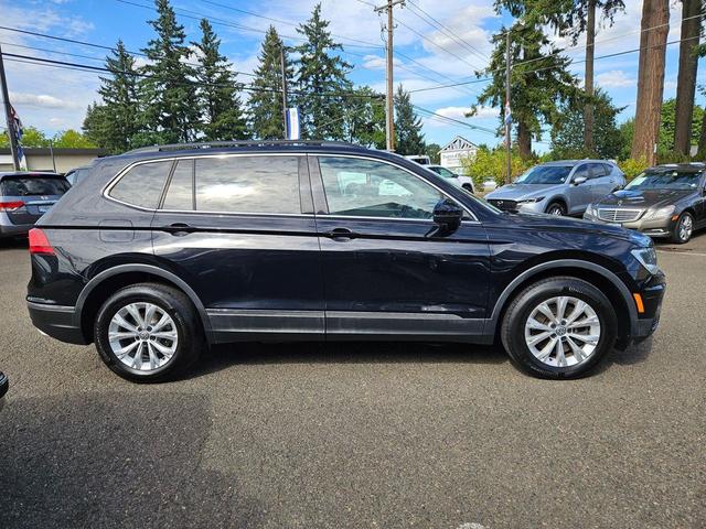 Photo of 2018 Deep Black Pearl Metallic Volkswagen Tiguan