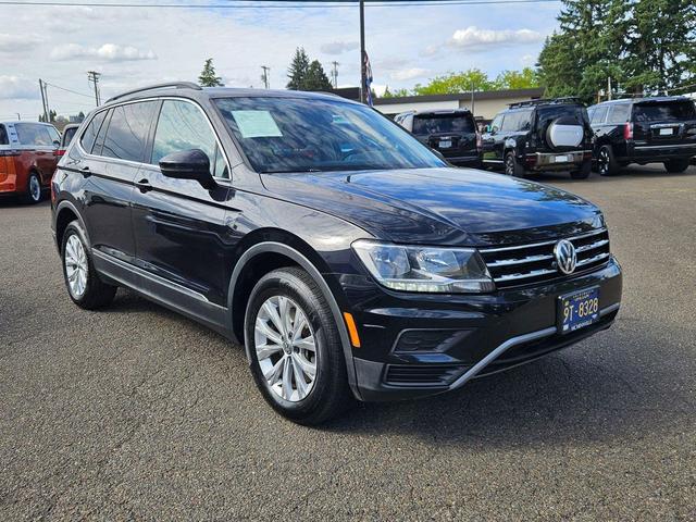 Photo of 2018 Deep Black Pearl Metallic Volkswagen Tiguan