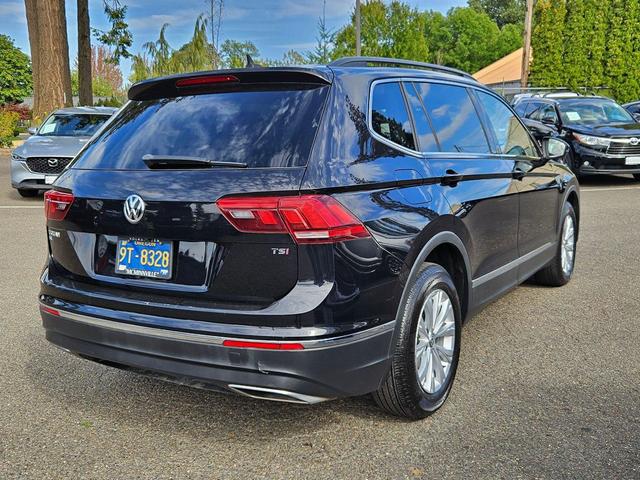 Photo of 2018 Deep Black Pearl Metallic Volkswagen Tiguan