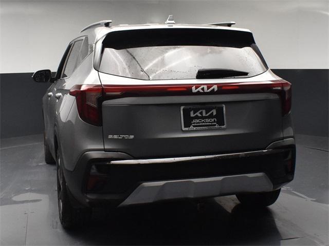 Photo of 2025 Steel Gray Kia Seltos