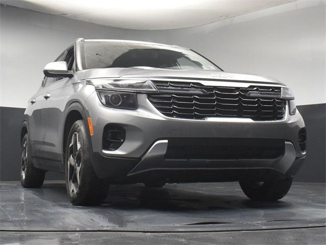 Photo of 2025 Steel Gray Kia Seltos
