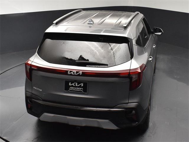 Photo of 2025 Steel Gray Kia Seltos