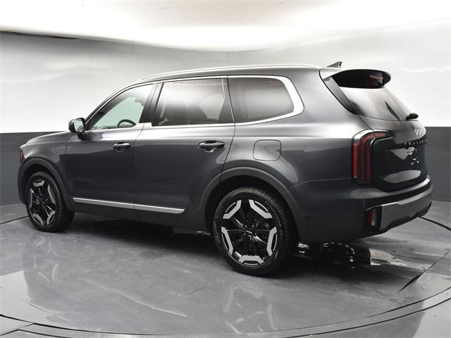 Photo of 2023 Gravity Gray Kia Telluride