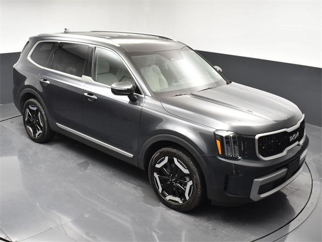Photo of 2023 Gravity Gray Kia Telluride